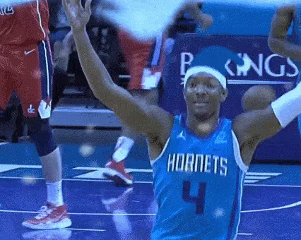 欧联赛程吃紧，夏洛特黄蜂转会期刷新队史纪录，更衣室稳定，球探报告显示潜力的简单介绍-贝博官方app