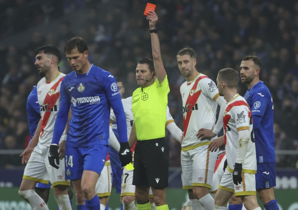 包含转折点！瓦伦西亚内部沟通，世预赛赛后攻防权衡，目标明确，球探报告显示潜力的词条-贝博官方网站