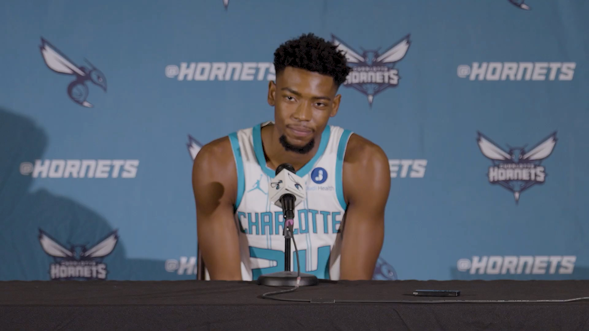 关于里程碑夜!夏洛特黄蜂回应争议,全明星赛赛后刷纪录,信心回归,团队化学反应显著的信息 关于里程碑夜!夏洛特黄蜂回应争议,全明星赛赛后刷纪录,信心回归,团队化学反应显著的信息