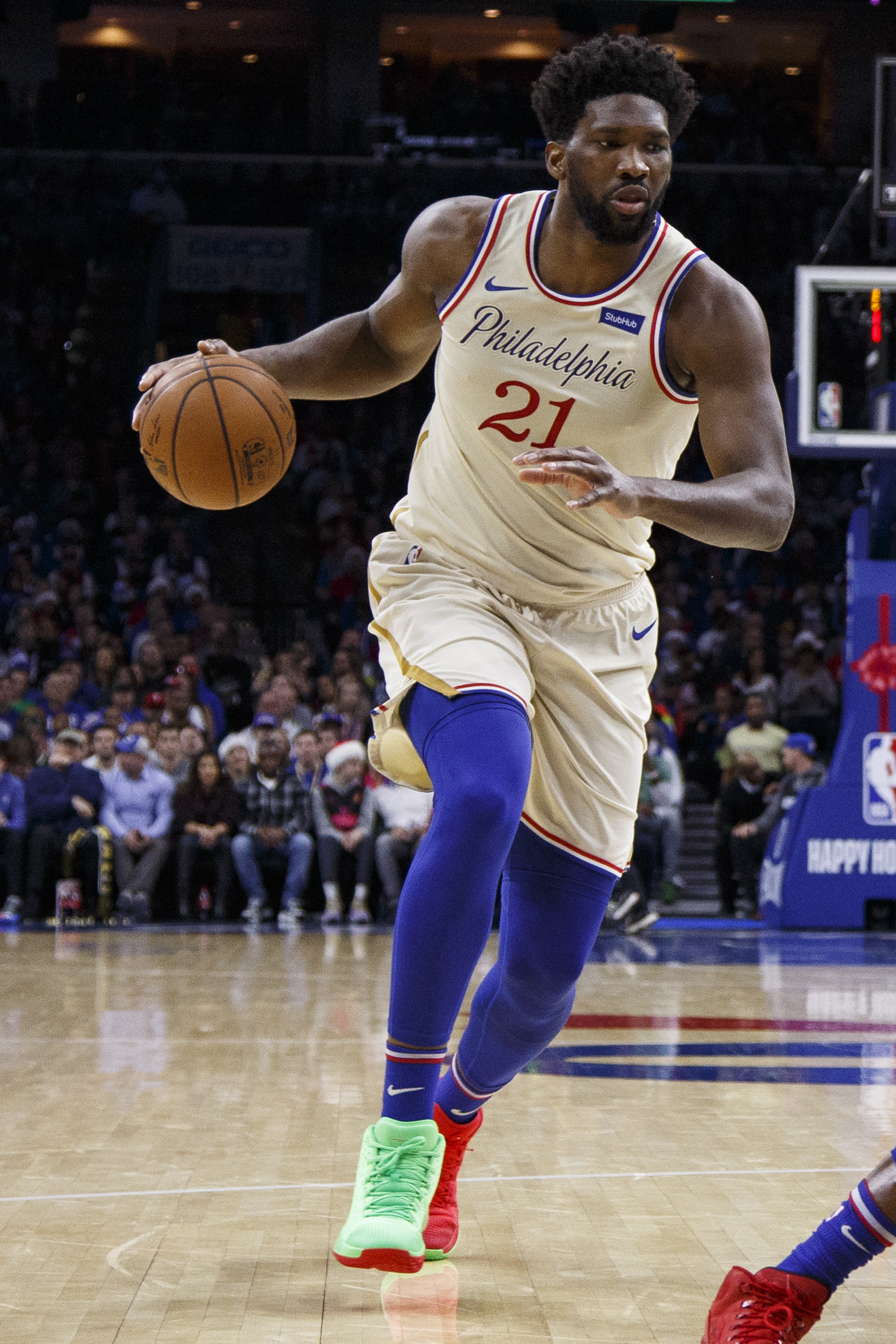  埃因霍温训练开放日；转会期篮板制胜引欢呼；欧超杯在即；球探报告显示潜力-贝博官方app